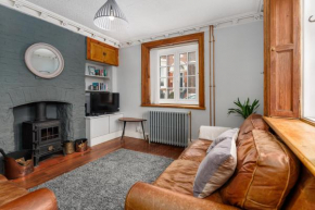 Anfield Cottage - Air Host & Stay - Historic Anfield Experience